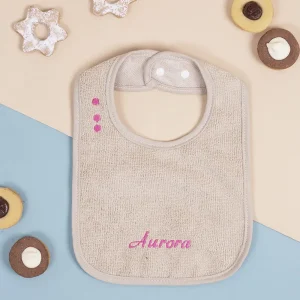 Bavaglino in Spugna con Nome o Frase Ricamata… Scegli il tuo Colore!