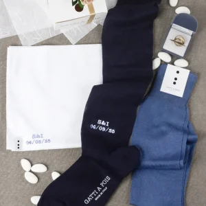 Cubotto per Sposo con N.1 Paio Calze e Fazzoletto con Data e Iniziali e N.1 Calza Senza Ricamo in Puro Filo di Scozia