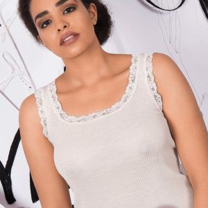 Top Curvy a spalla larga in lana-seta