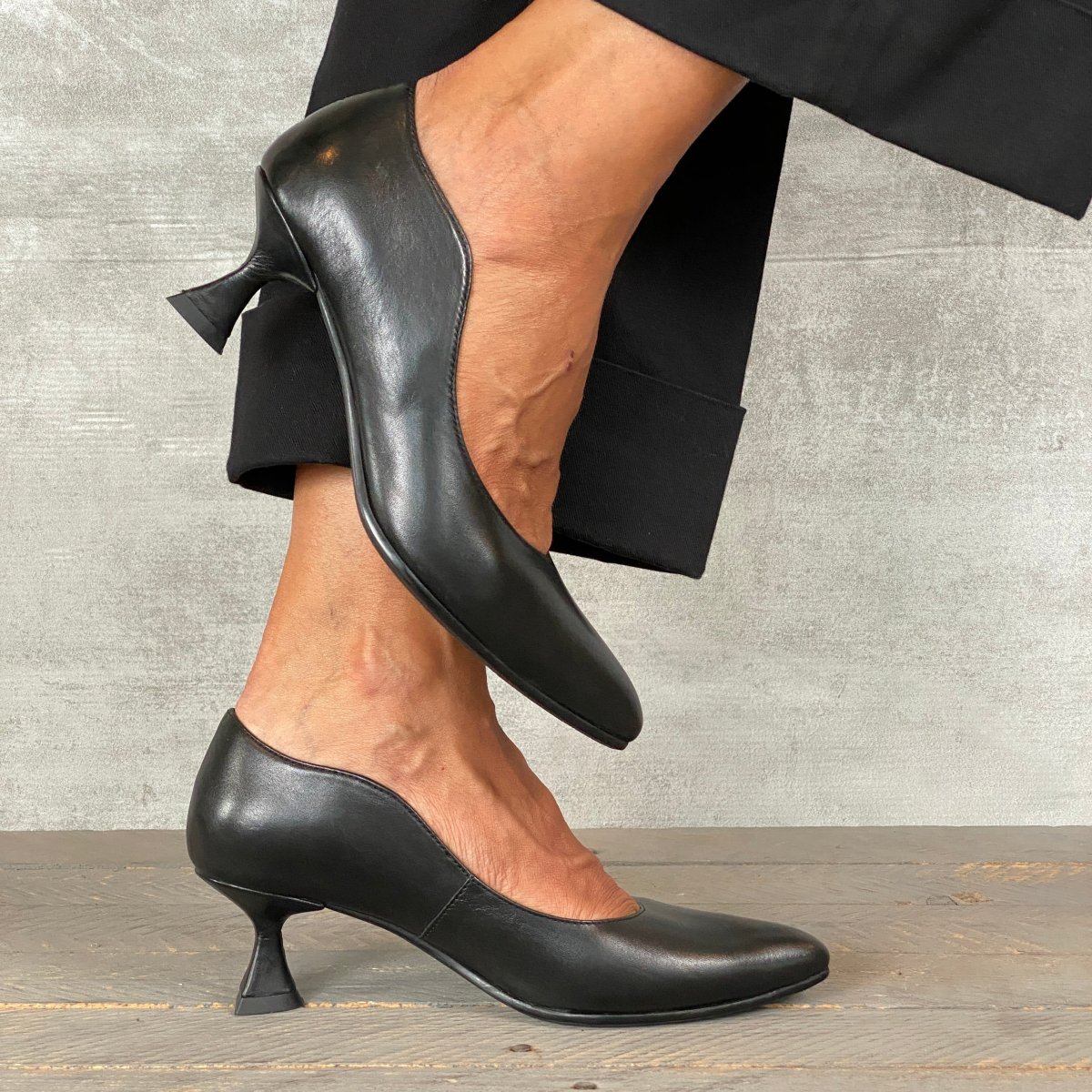 REBECCA WHITE DÉCOLLETÉ NERA - immagine 3